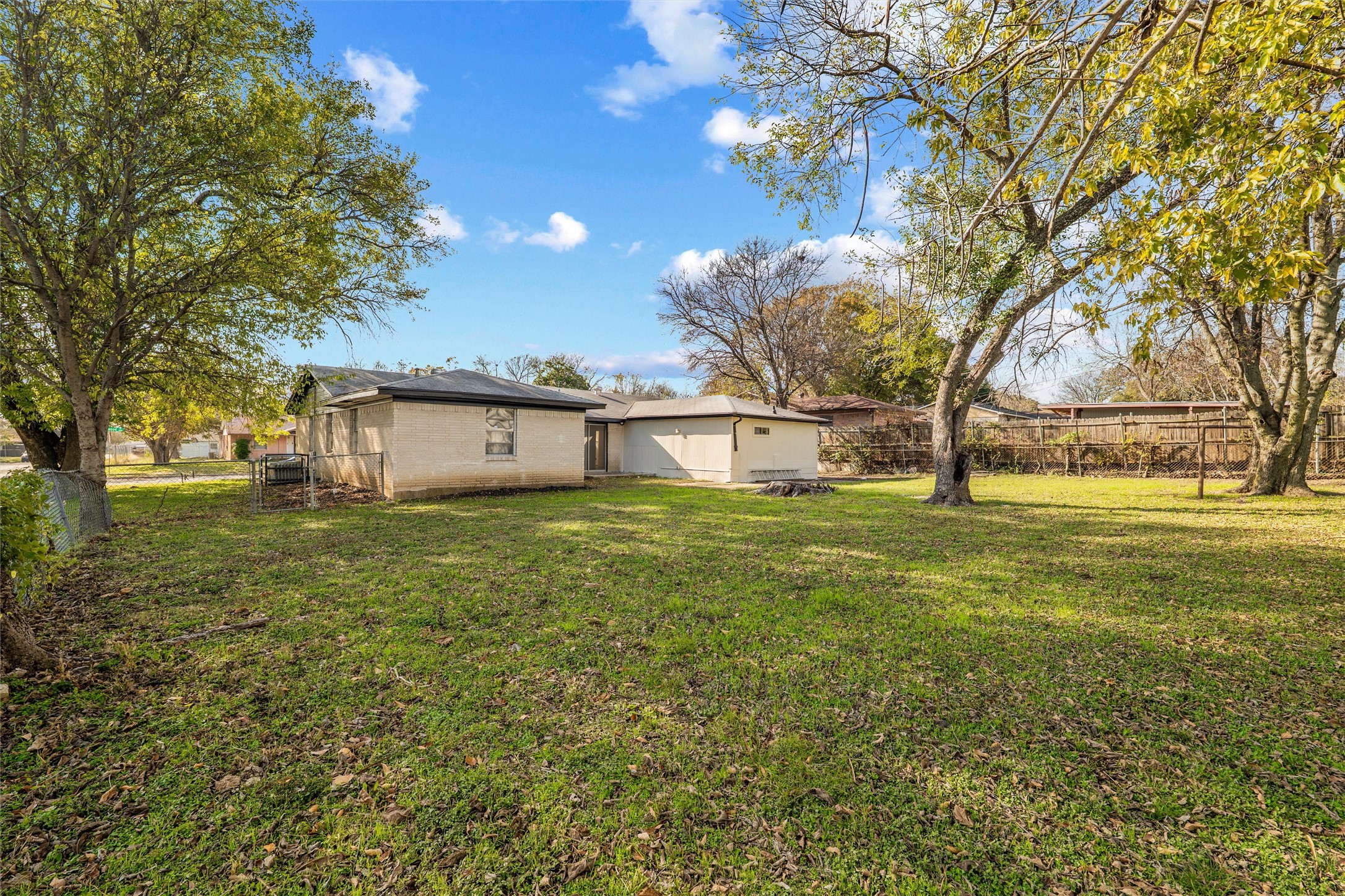 807 Havenwood Drive Dallas TX 75232