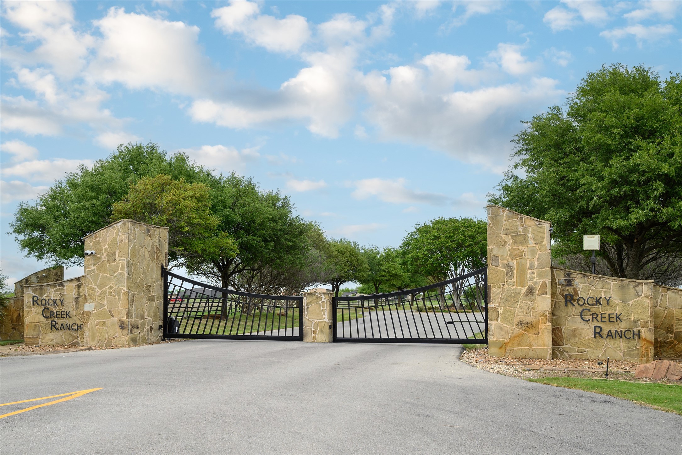 11503 E Rocky Creek Road Crowley TX 76036