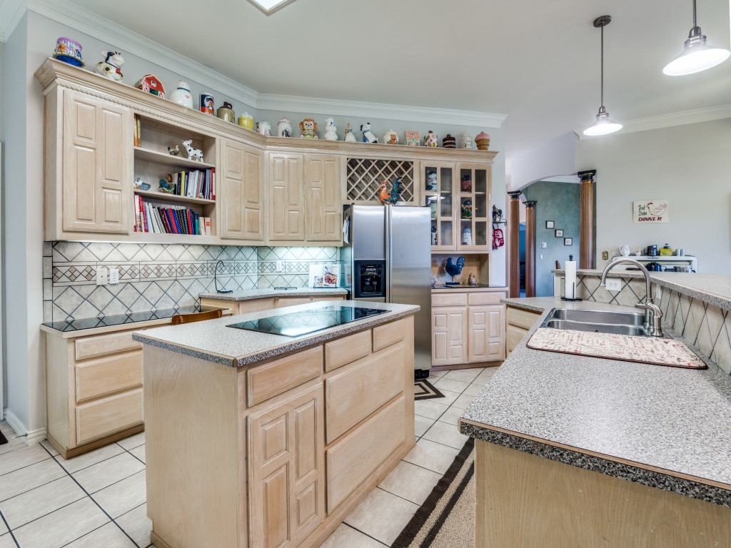 8640 Glen Eagles Drive Red Oak TX 75154
