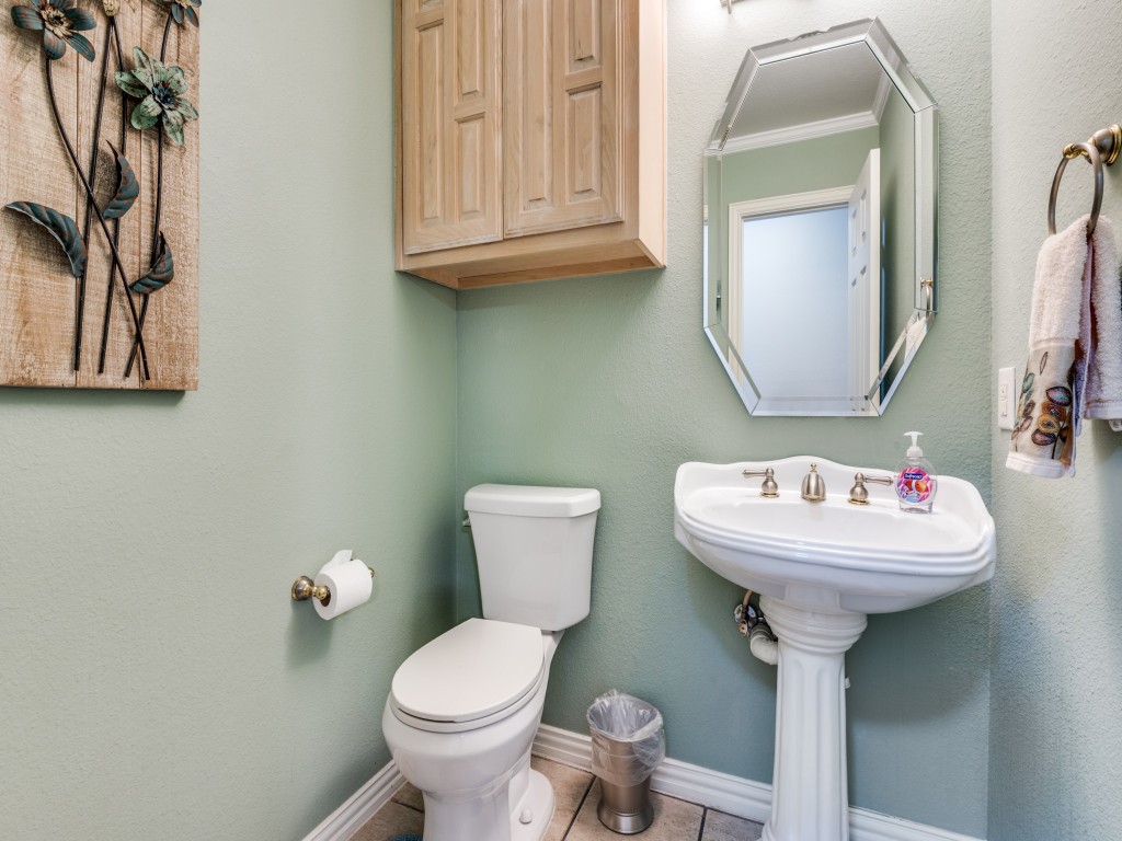 8640 Glen Eagles Drive Red Oak TX 75154