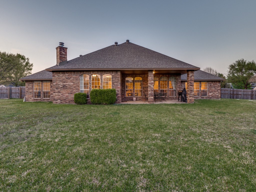 8640 Glen Eagles Drive Red Oak TX 75154