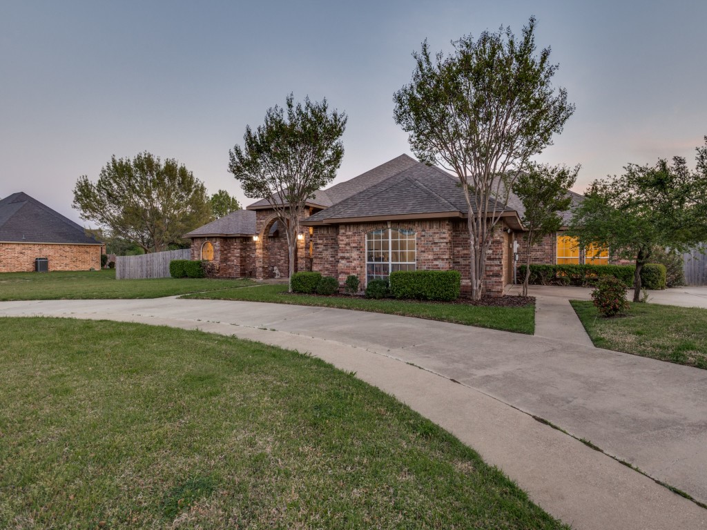 8640 Glen Eagles Drive Red Oak TX 75154