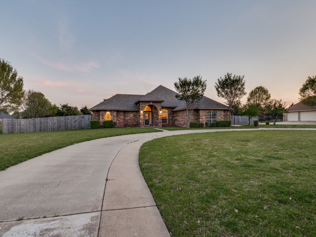 8640 Glen Eagles Drive Red Oak TX 75154