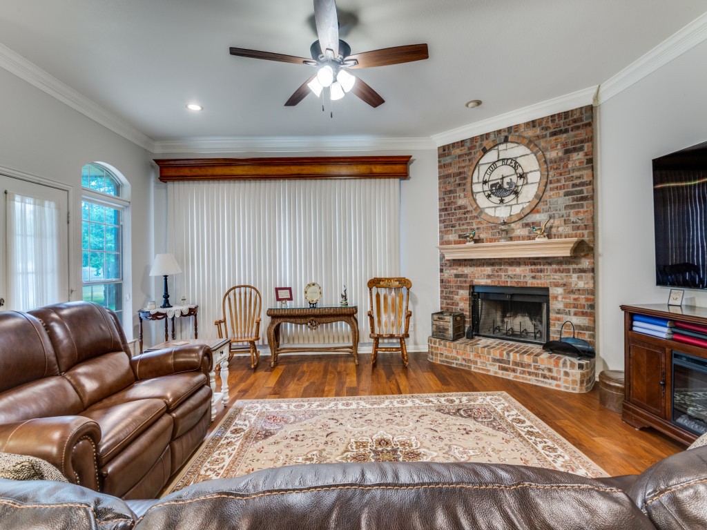 8640 Glen Eagles Drive Red Oak TX 75154