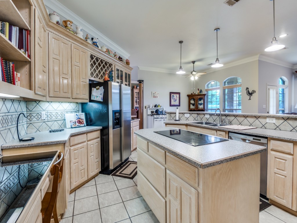 8640 Glen Eagles Drive Red Oak TX 75154
