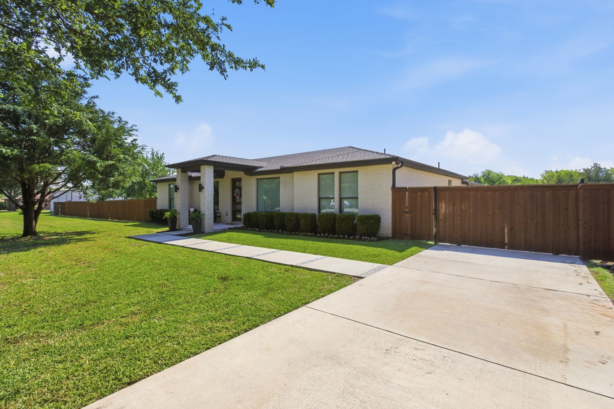 1413 Lariat Circle Oak Leaf TX 75154