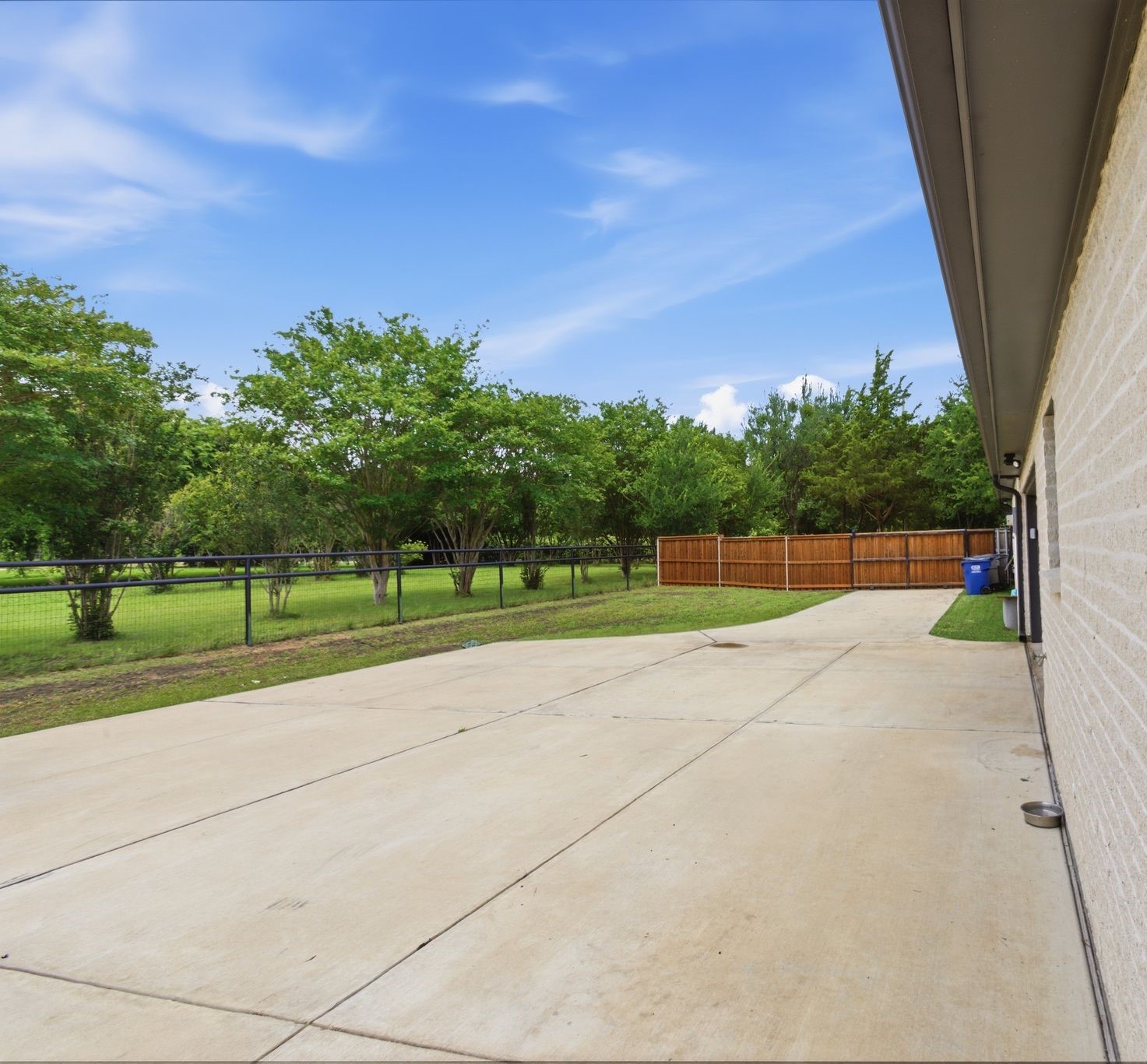 1413 Lariat Circle Oak Leaf TX 75154