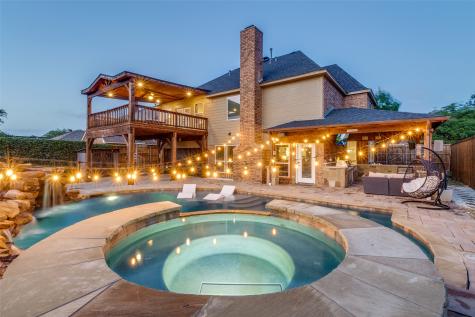 4009 Crestwood Drive Carrollton TX 75007