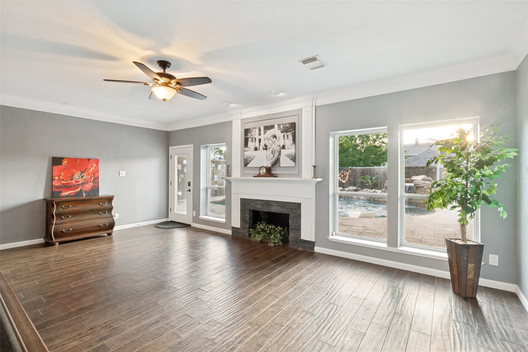4009 Crestwood Drive Carrollton TX 75007