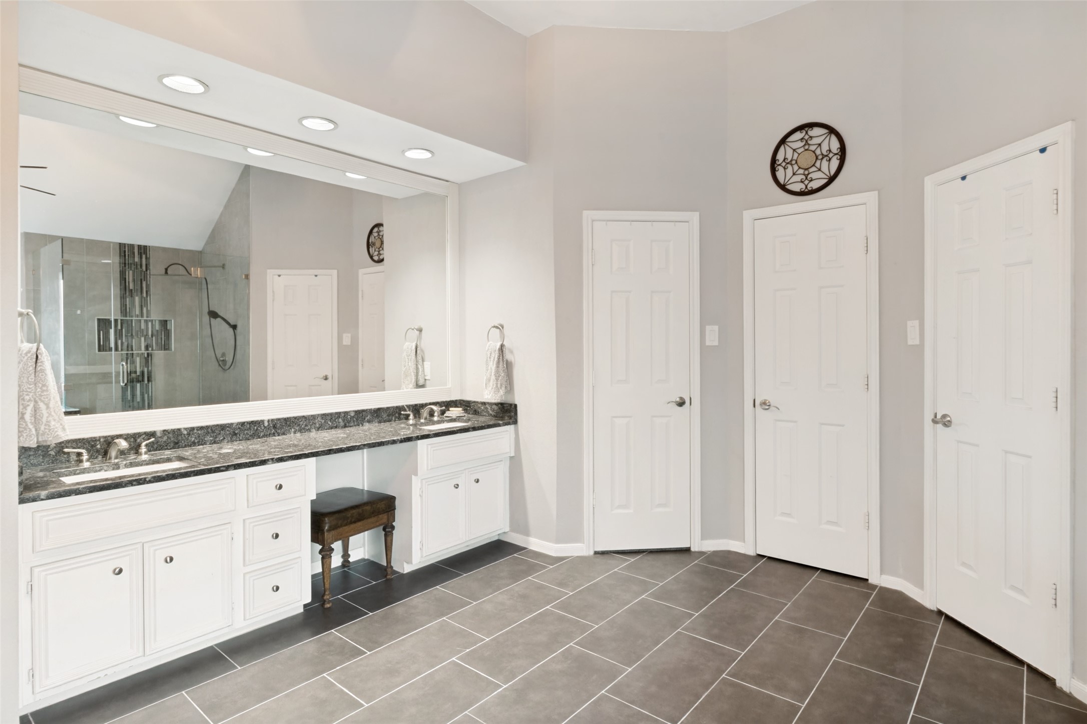 4009 Crestwood Drive Carrollton TX 75007