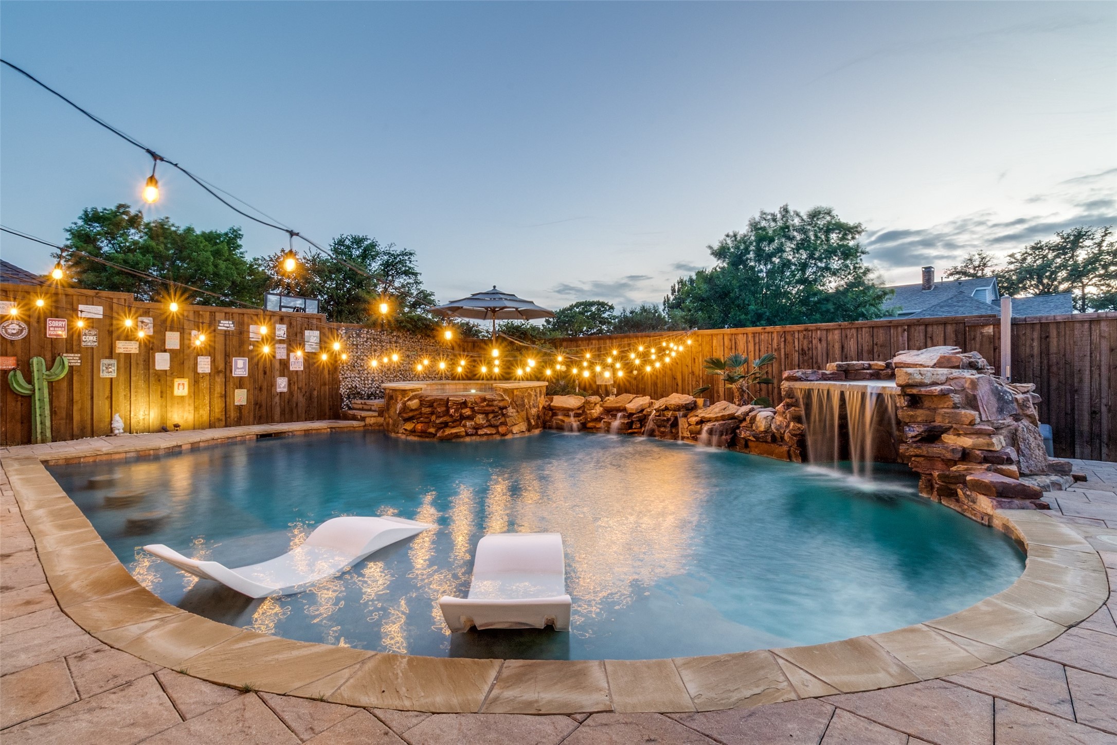 4009 Crestwood Drive Carrollton TX 75007