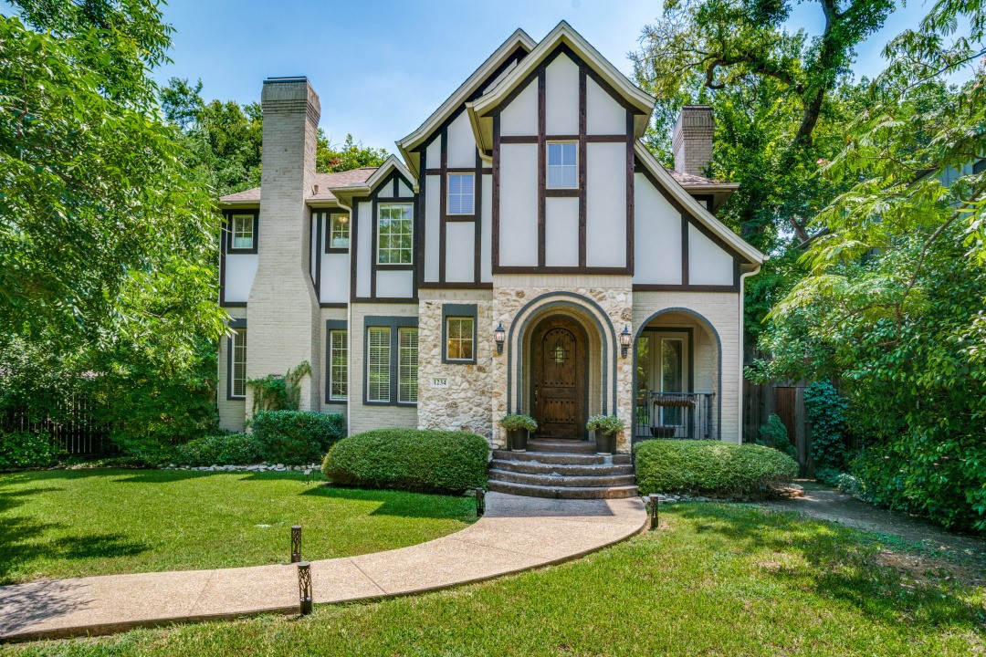 1234 Haines Avenue Dallas TX 75208