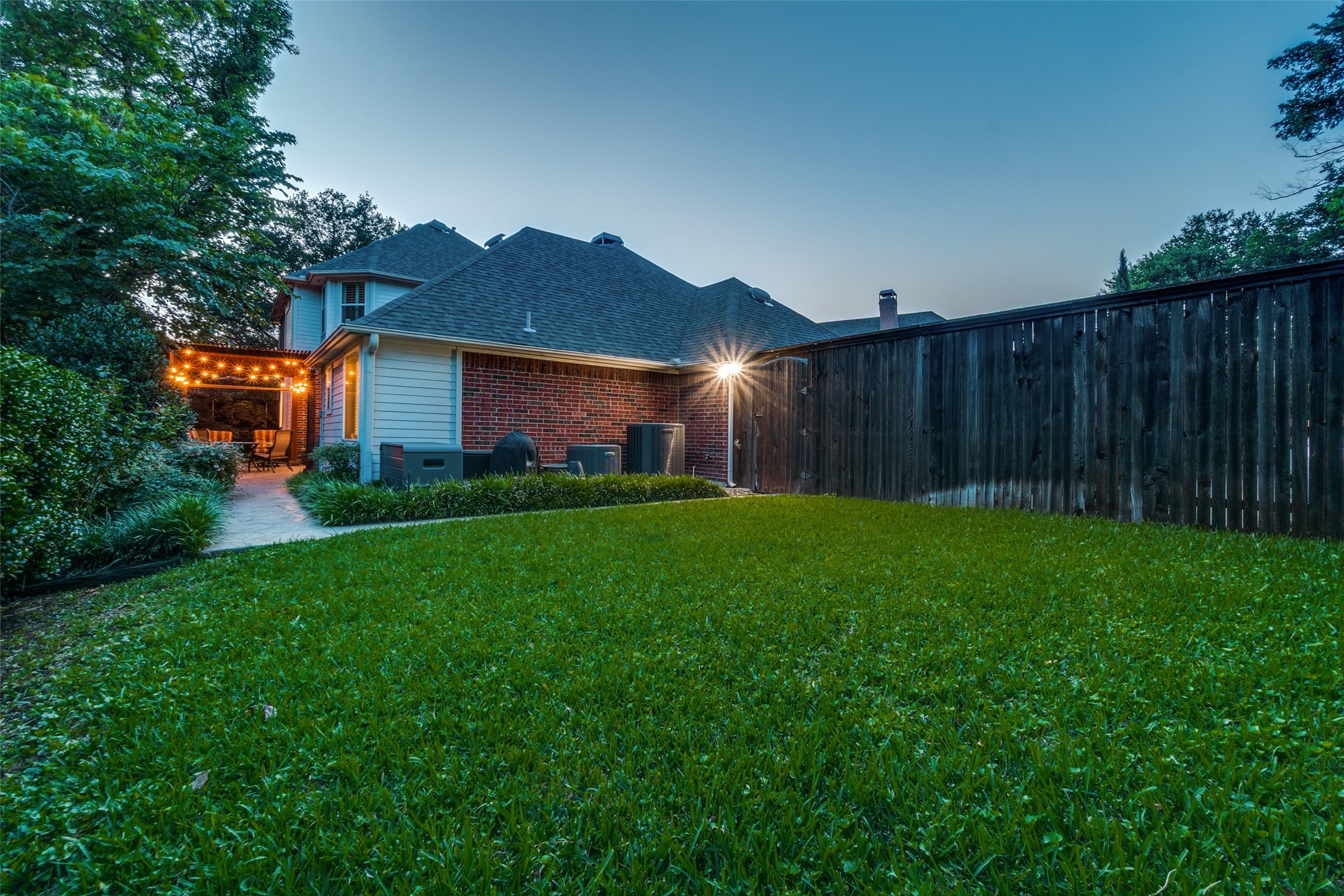 8524 Breakers Point Dallas TX 75243