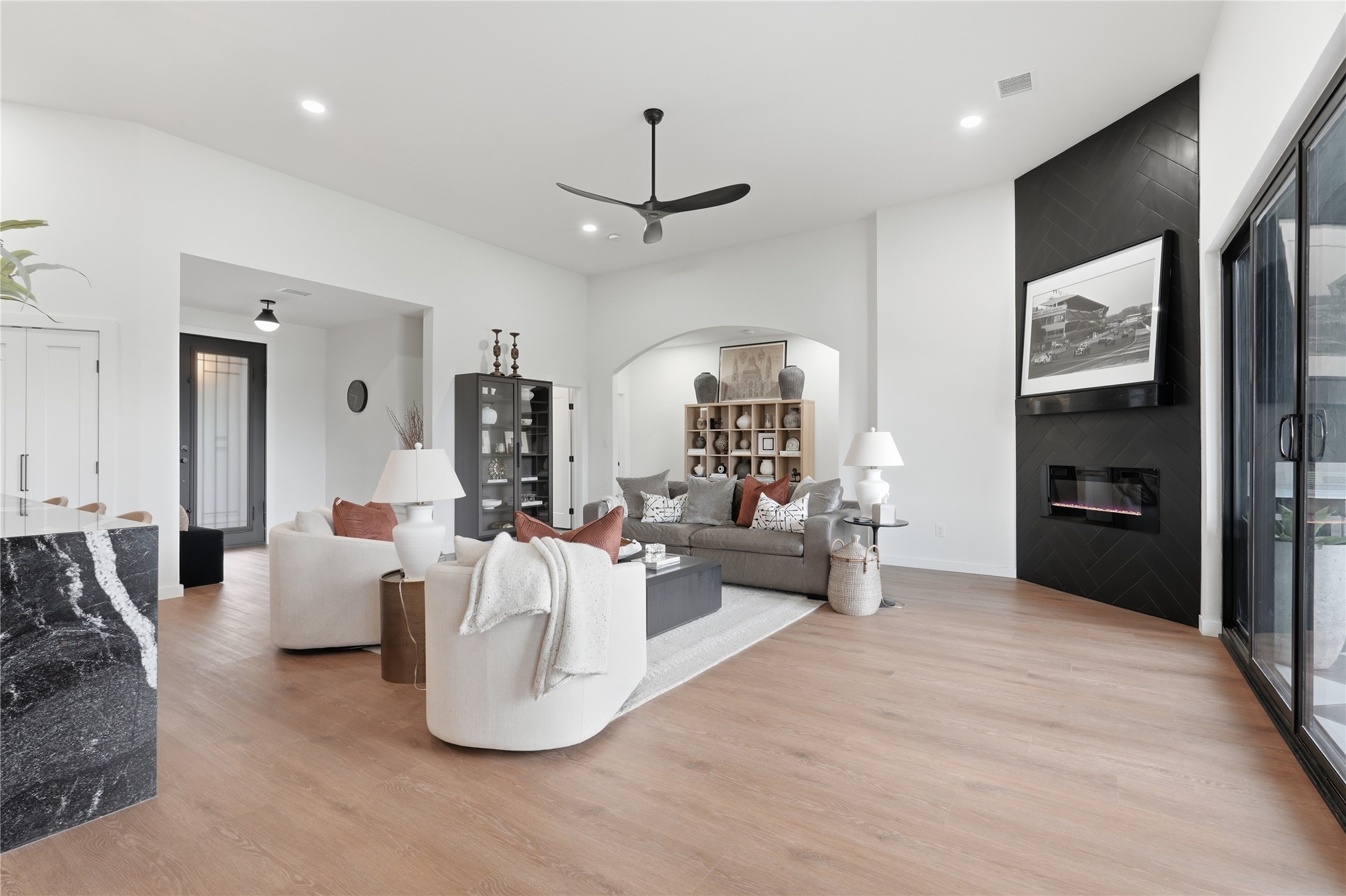 208 N Mountain Ridge Cresson TX 76035