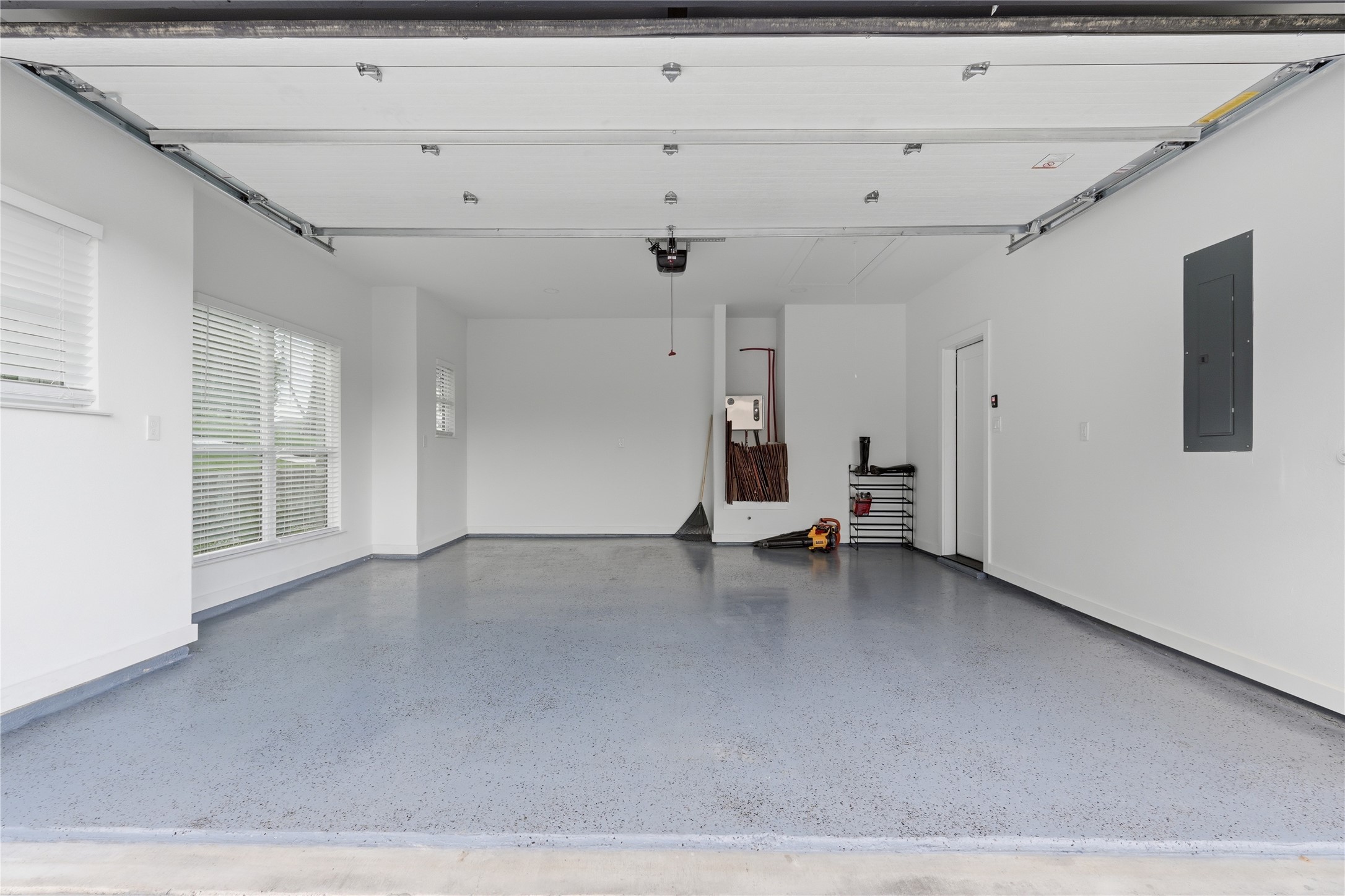 208 N Mountain Ridge Cresson TX 76035