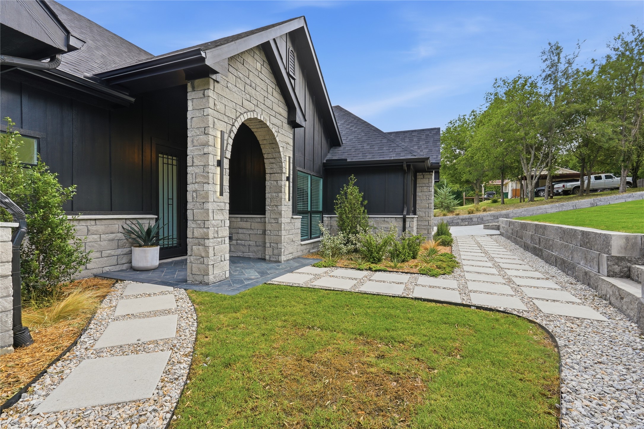 208 N Mountain Ridge Cresson TX 76035