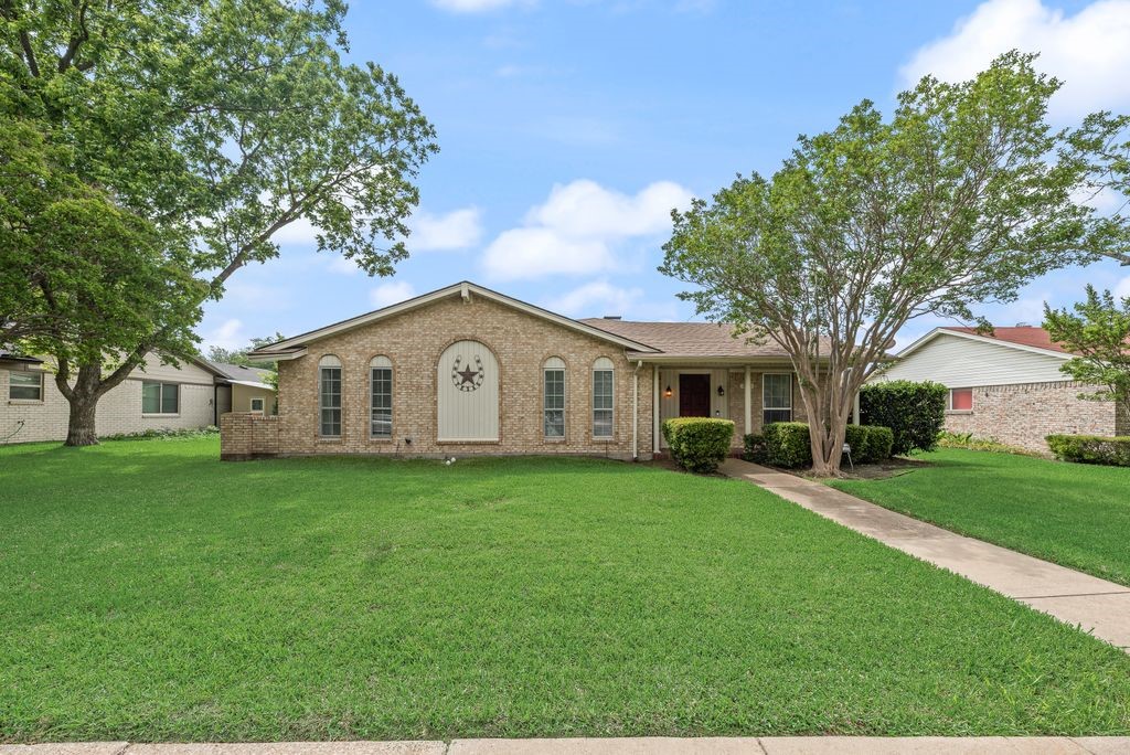 518 Colonial Drive Garland TX 75043