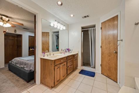 518 Colonial Drive Garland TX 75043