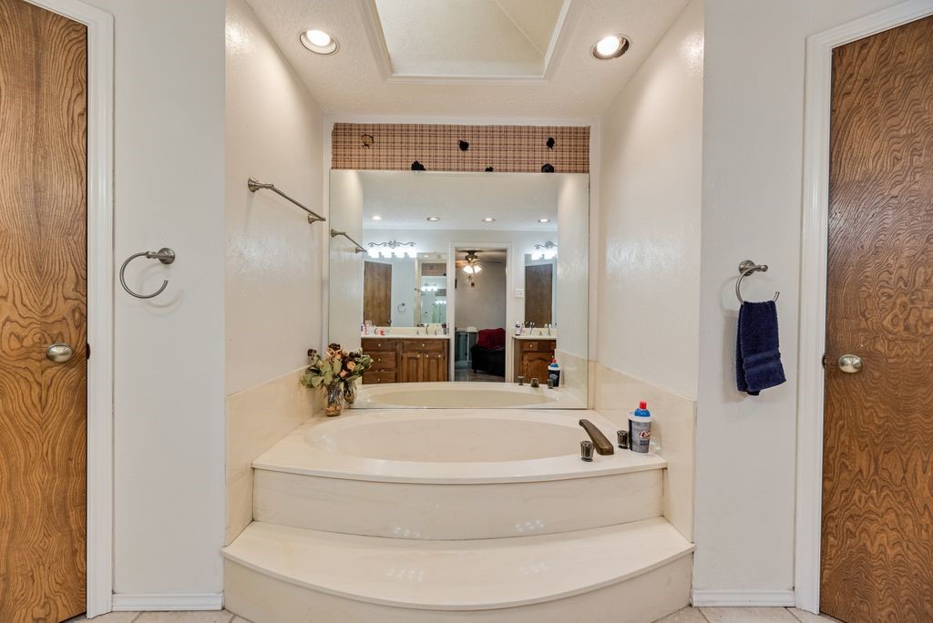 518 Colonial Drive Garland TX 75043