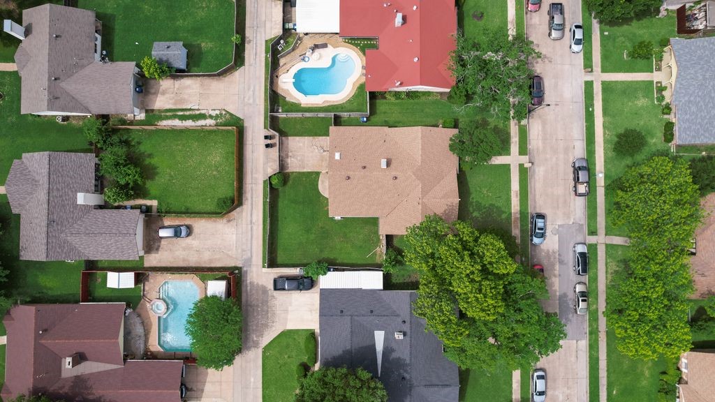 518 Colonial Drive Garland TX 75043