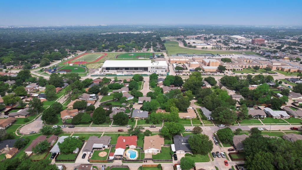 518 Colonial Drive Garland TX 75043