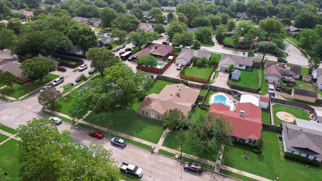 518 Colonial Drive Garland TX 75043