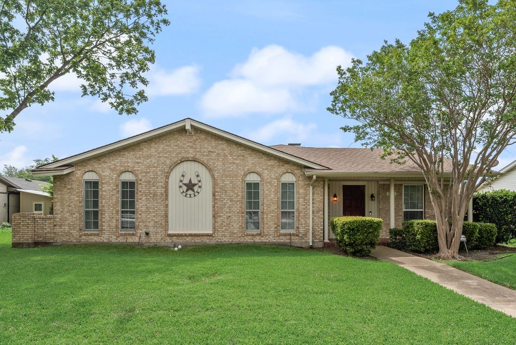 518 Colonial Drive Garland TX 75043