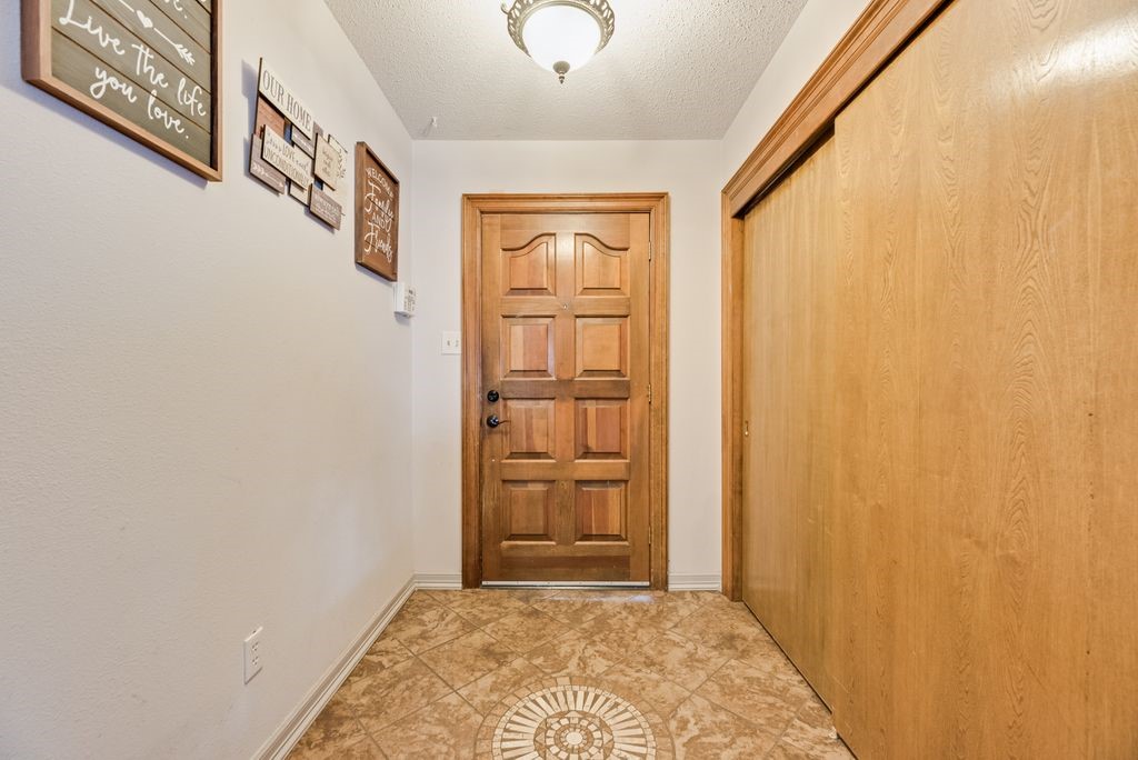 518 Colonial Drive Garland TX 75043