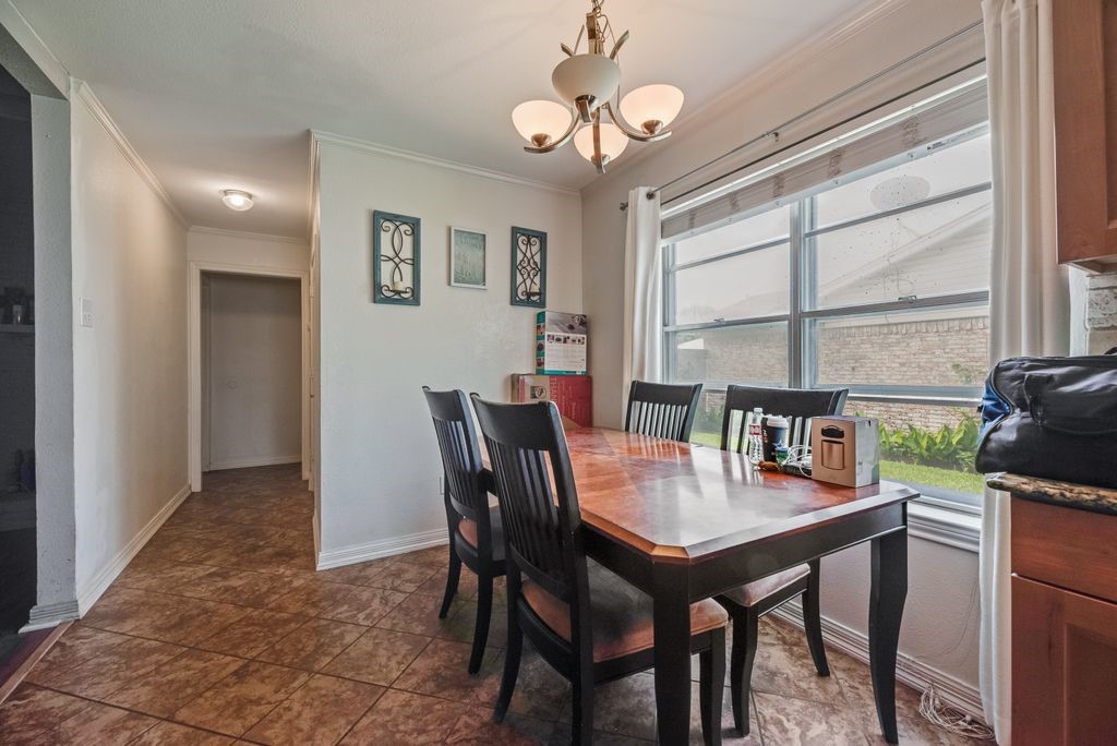 518 Colonial Drive Garland TX 75043
