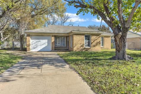 908 Yale Street River Oaks TX 76114
