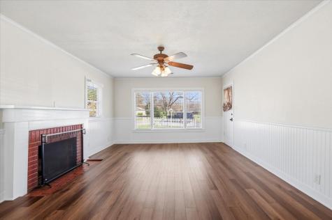 4715 White Oak Lane River Oaks TX 76114