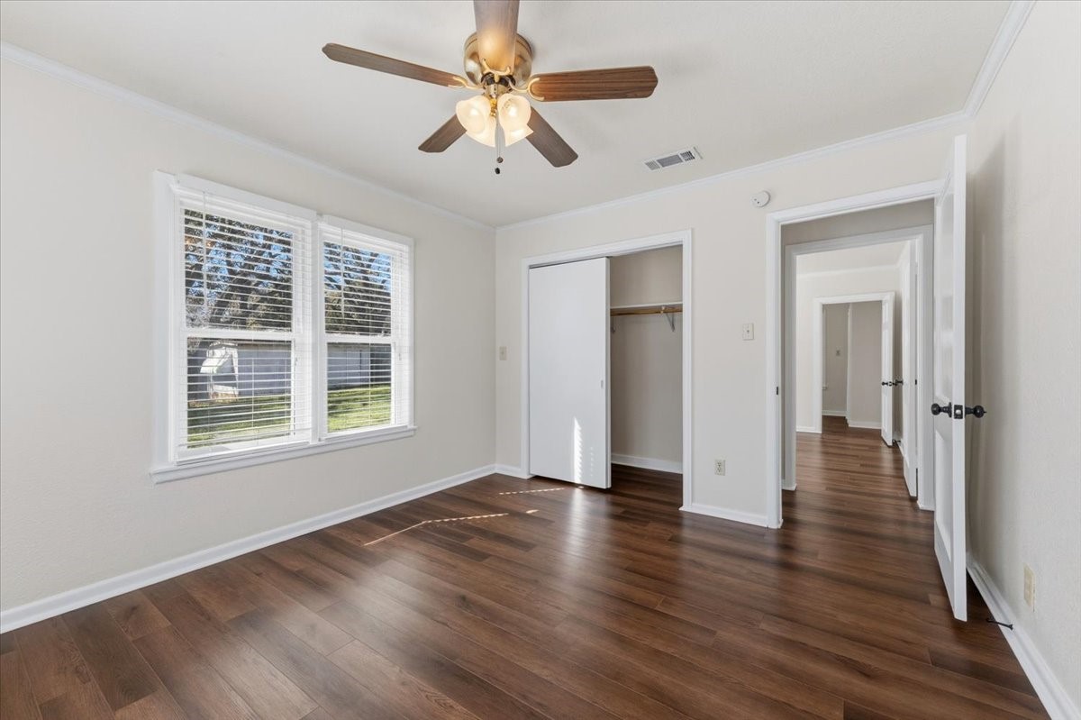 4715 White Oak Lane River Oaks TX 76114