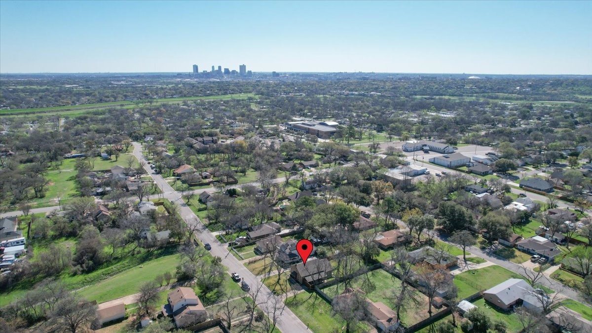 4715 White Oak Lane River Oaks TX 76114