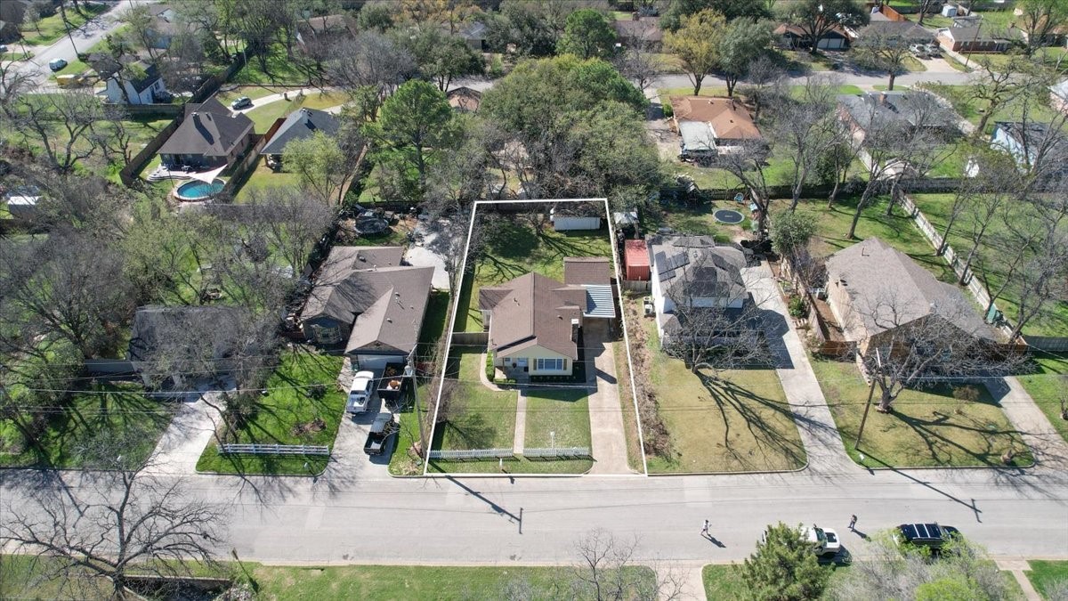 4715 White Oak Lane River Oaks TX 76114