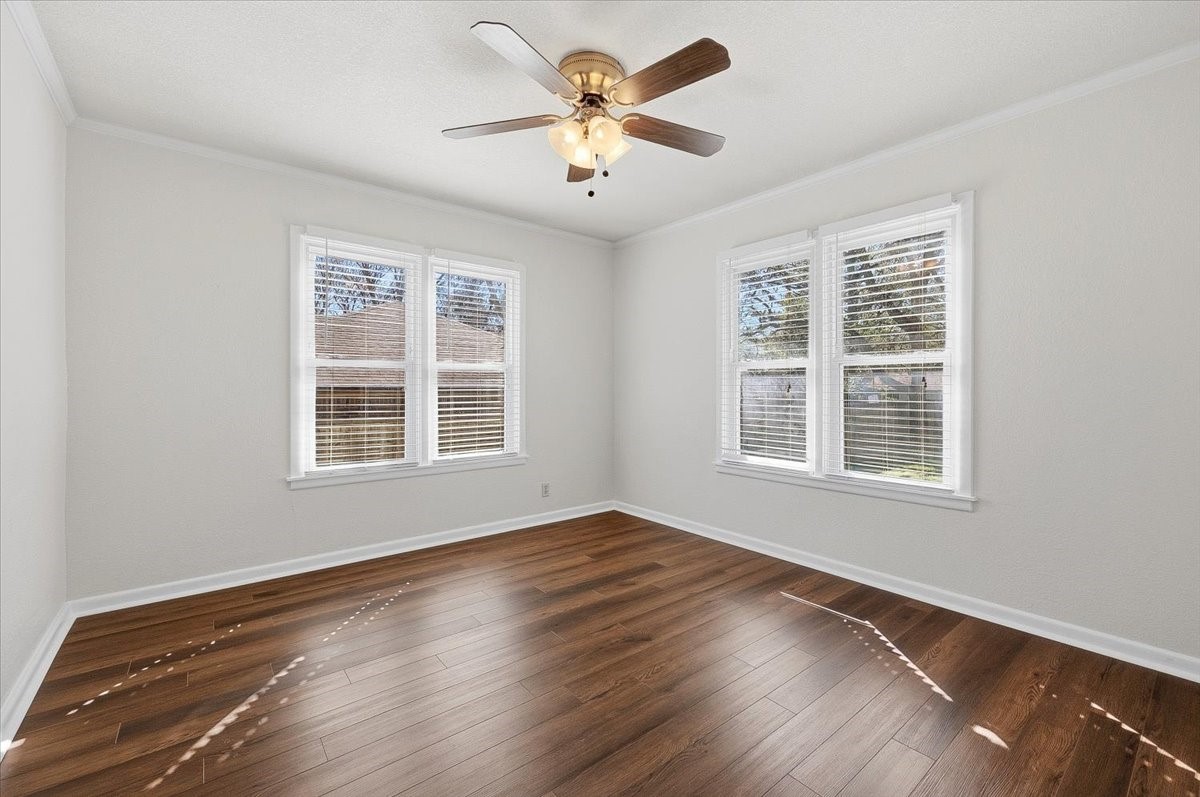 4715 White Oak Lane River Oaks TX 76114
