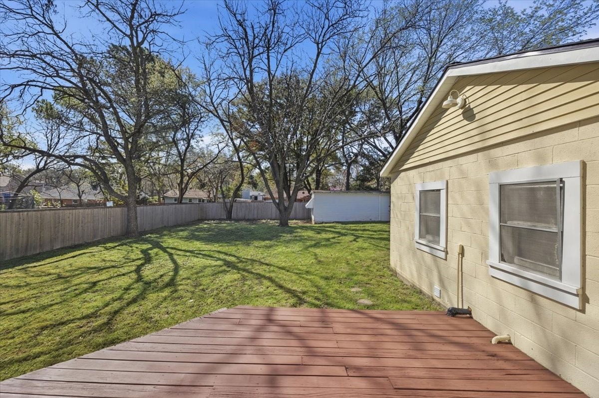 4715 White Oak Lane River Oaks TX 76114