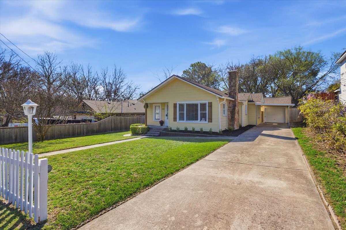 4715 White Oak Lane River Oaks TX 76114