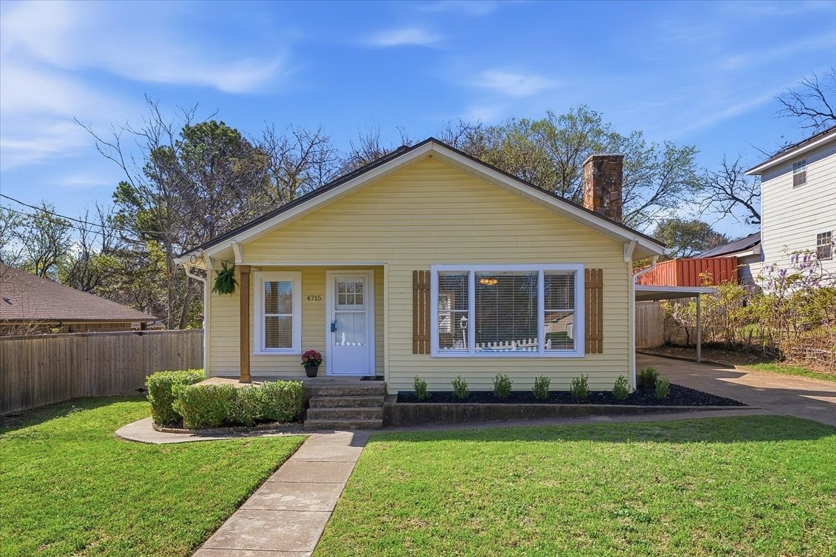 4715 White Oak Lane River Oaks TX 76114