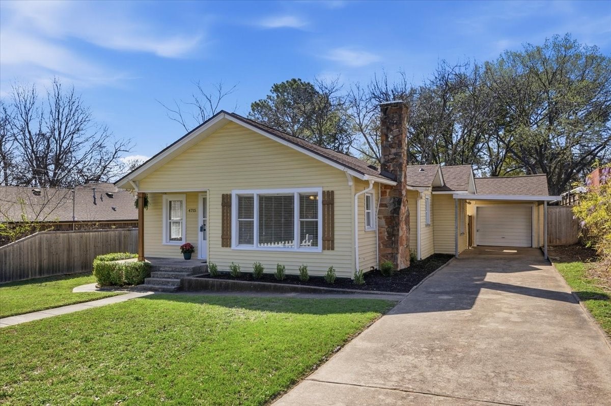 4715 White Oak Lane River Oaks TX 76114