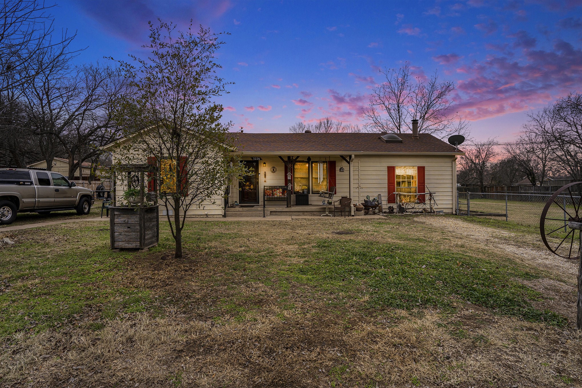 3226 Devalcourt Avenue Forest Hill TX 76119