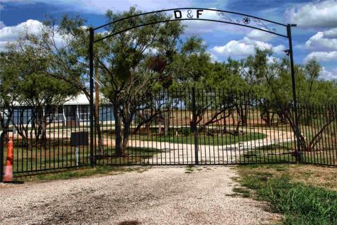799 County Road 309 Tye TX 79563