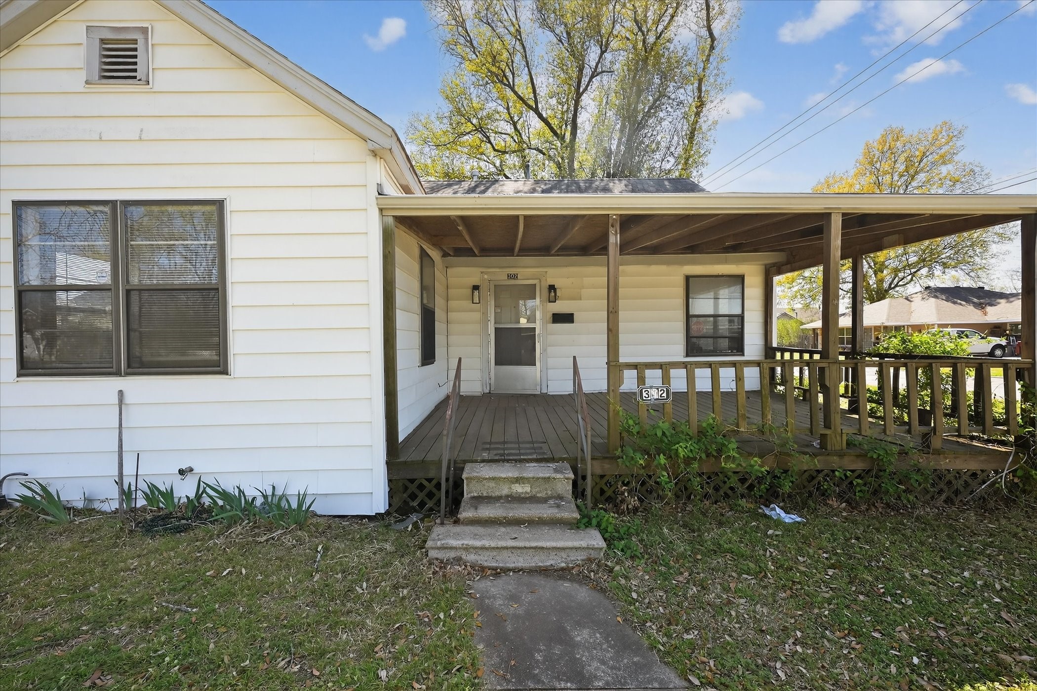 302 E 10th Street Bonham TX 75418