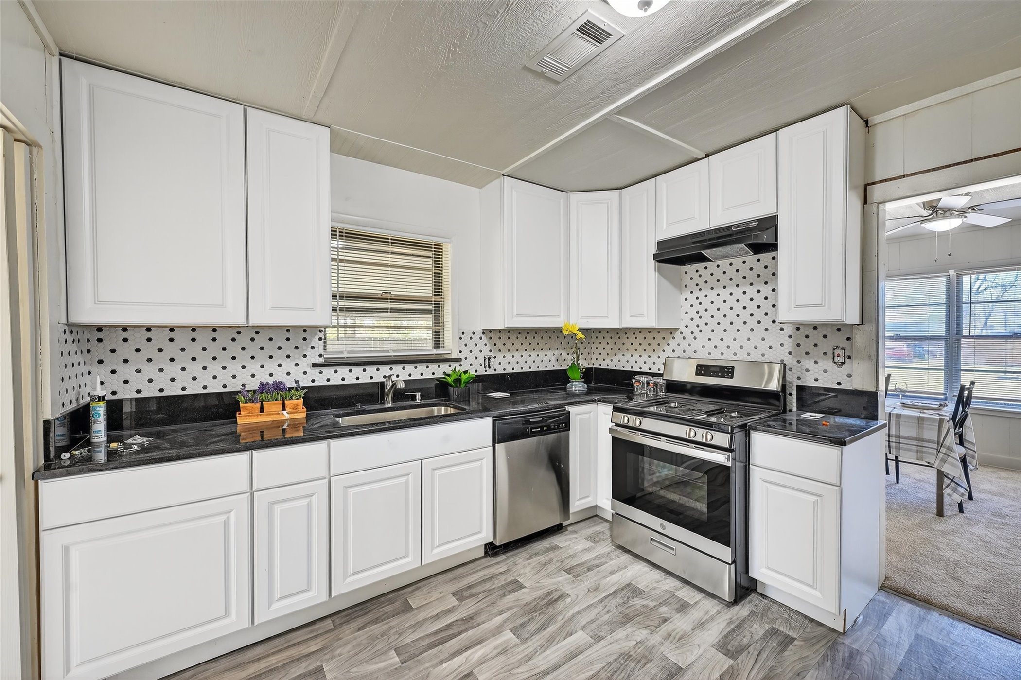 302 E 10th Street Bonham TX 75418