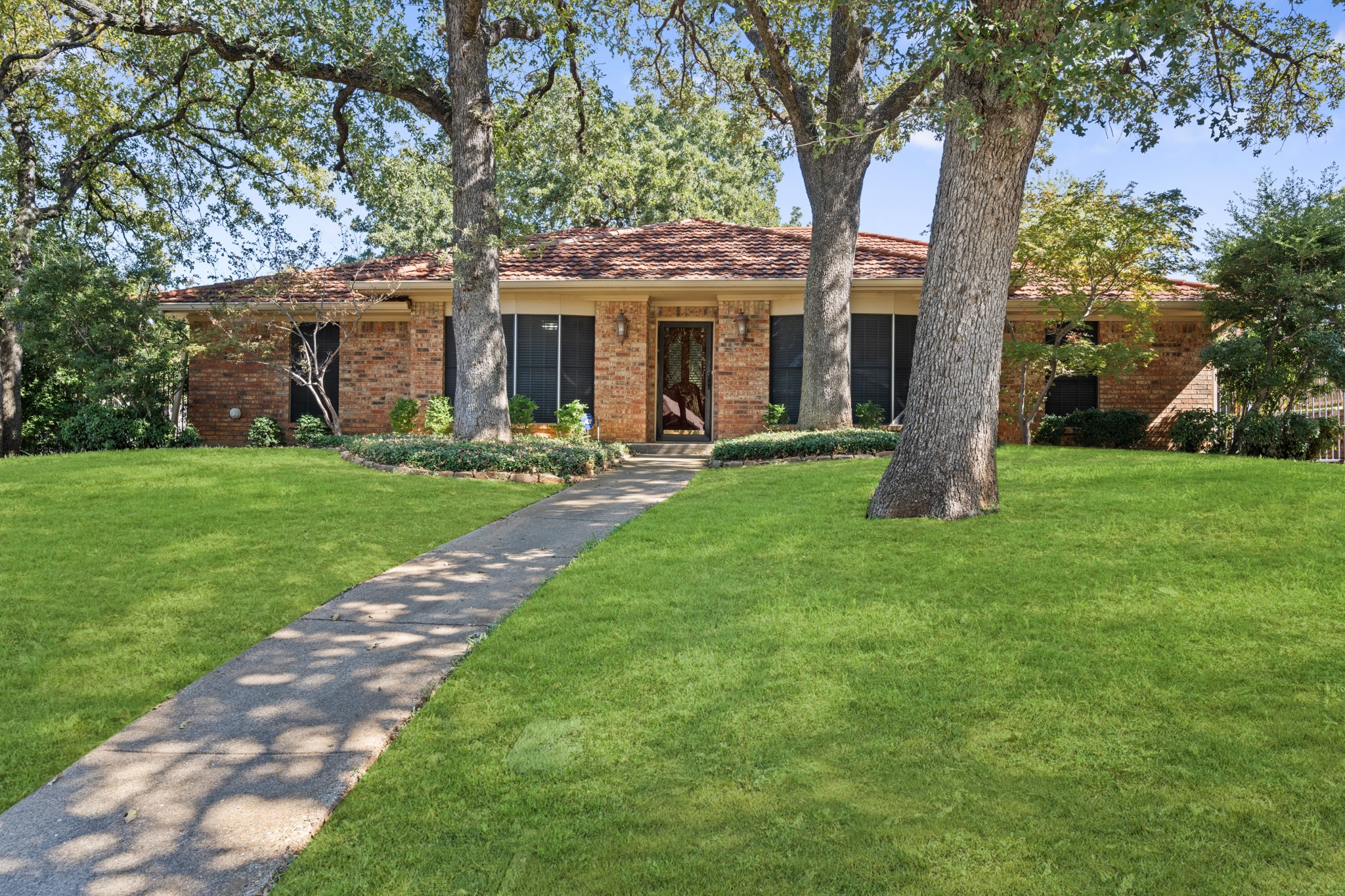 2625 Riveroaks Drive Arlington TX 76006