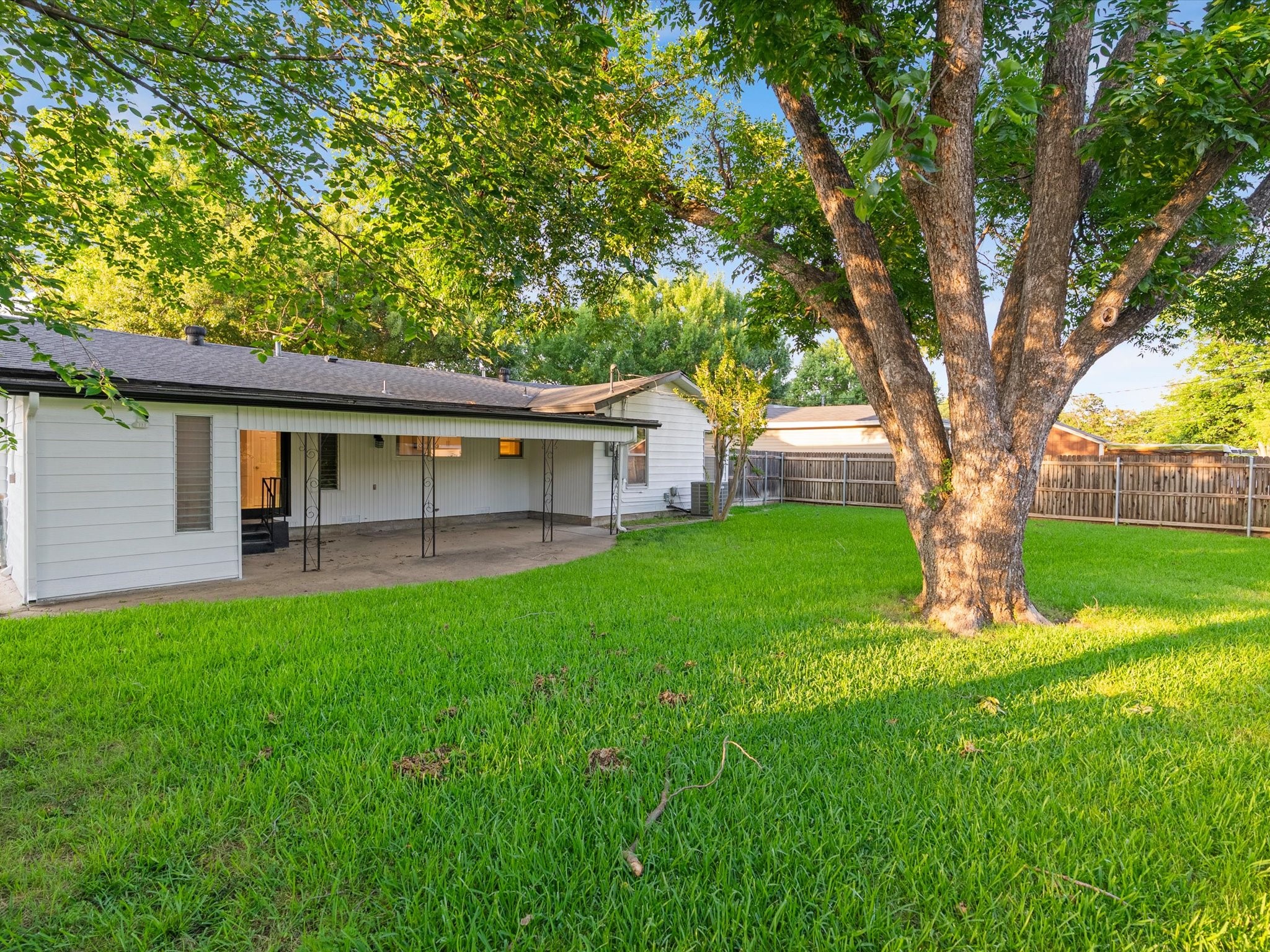 5320 Palmer Drive Haltom City TX 76117