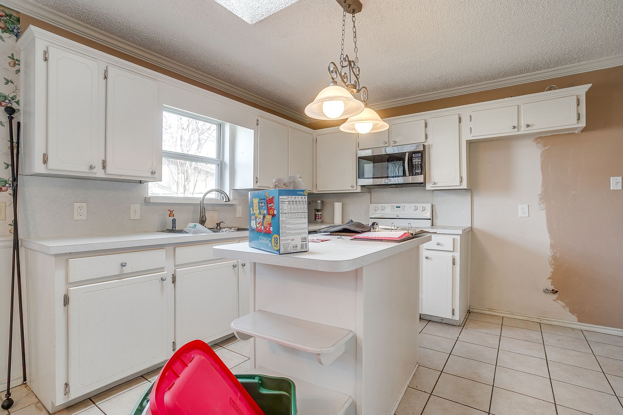 612 Melbourne Court Hurst TX 76053