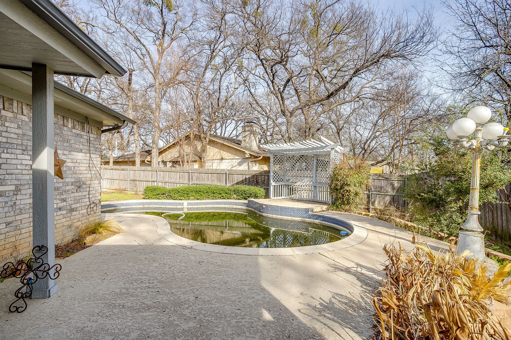 612 Melbourne Court Hurst TX 76053