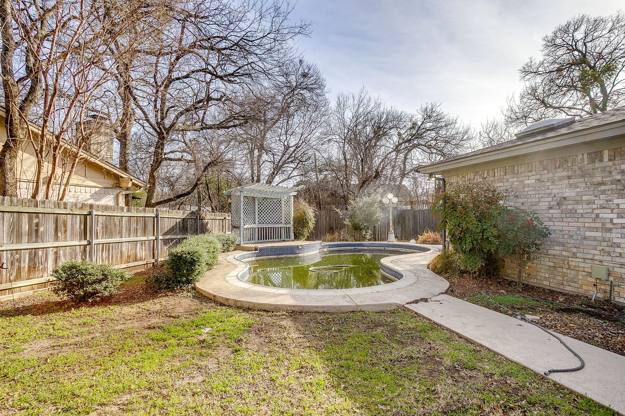 612 Melbourne Court Hurst TX 76053