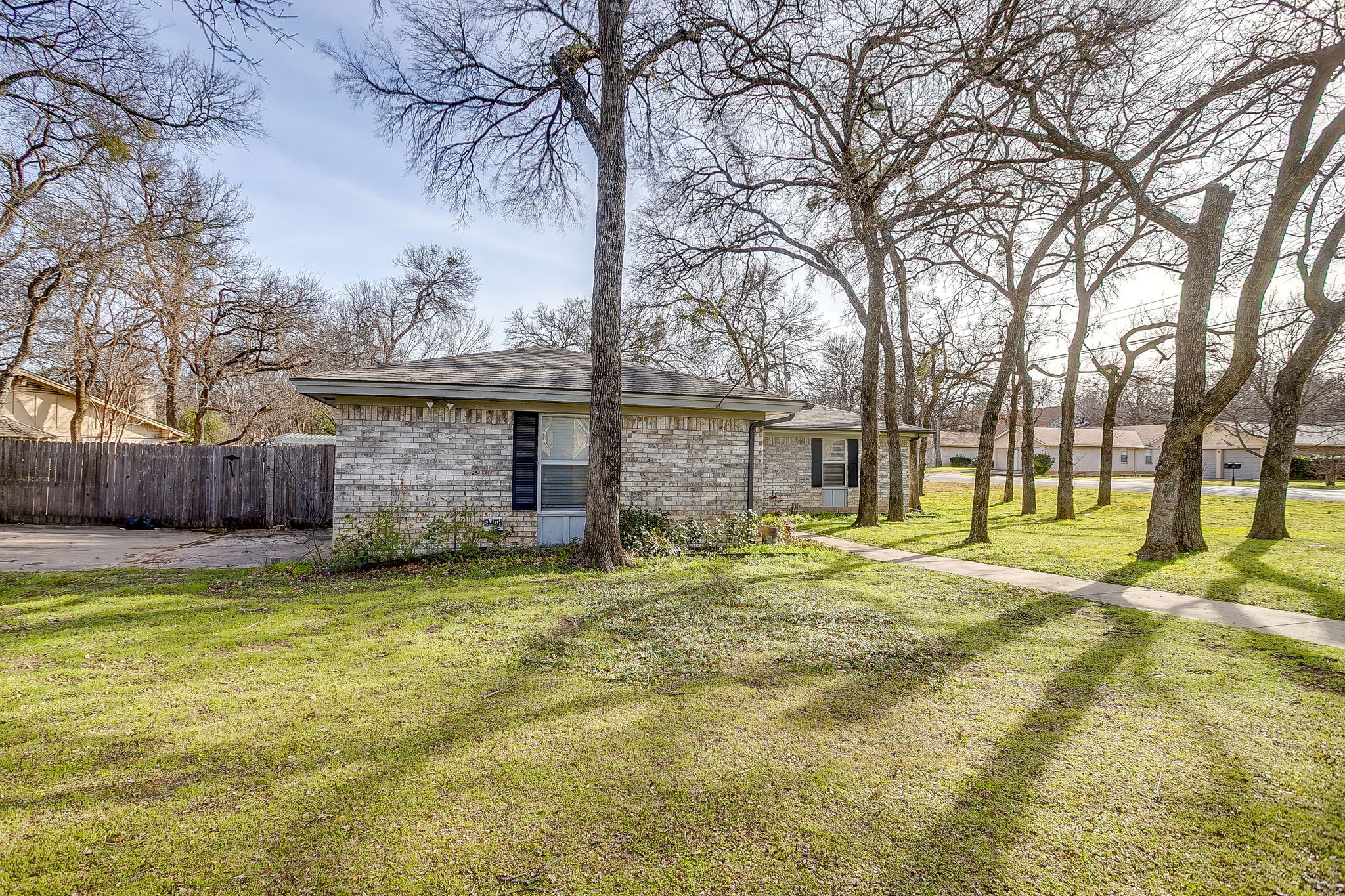 612 Melbourne Court Hurst TX 76053