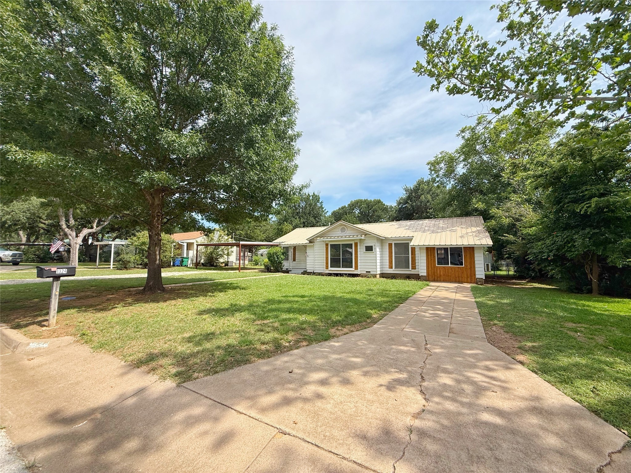 1324 Morningside Avenue Graham TX 76450